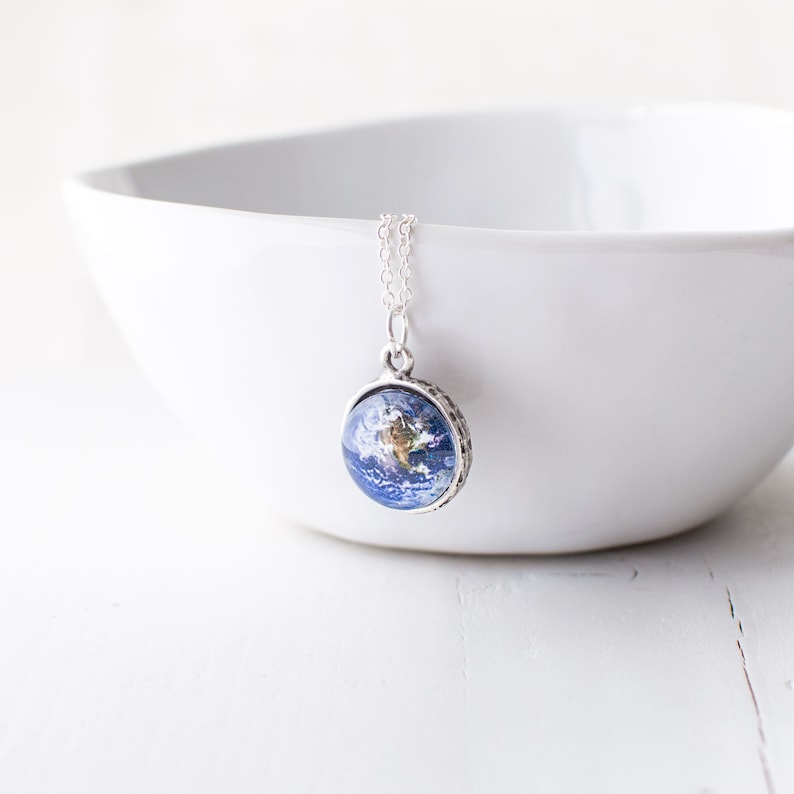 Planet Earth Necklace – Juju Treasures