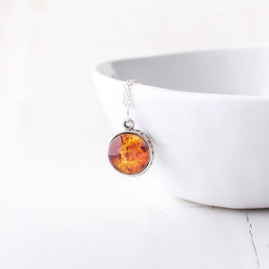 Venus Pendant Necklace